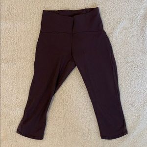 Lululemon Plum colored cropped yoga pants